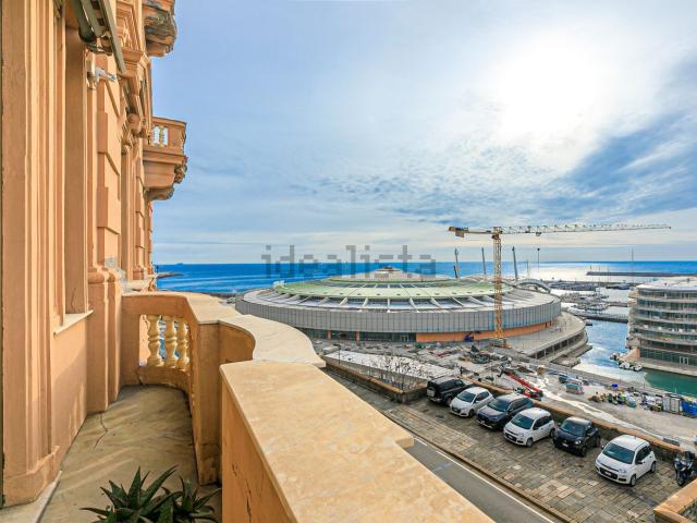 Appartamento in vendita di 300 m² in Corso Aurelio Saffi, 11