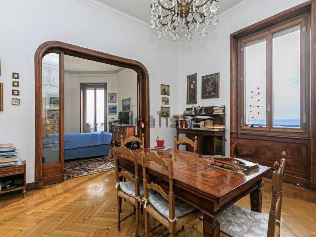 Appartamento in vendita di 300 m² in Corso Aurelio Saffi, 11