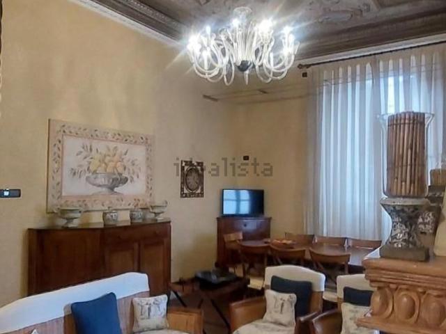 Appartamento in vendita di 300 m² in Piazza 2 Giugno