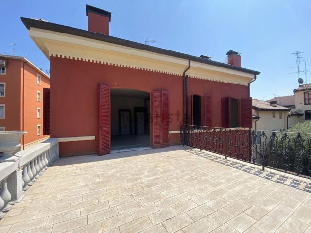 Appartamento in vendita di 300 m² in Piazza Alfredo Baccarini