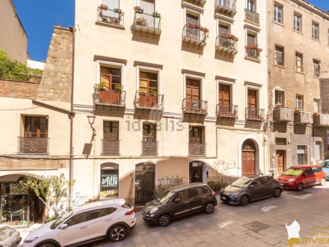 Appartamento in vendita di 300 m² in Piazza Giovanni Maria Dettori