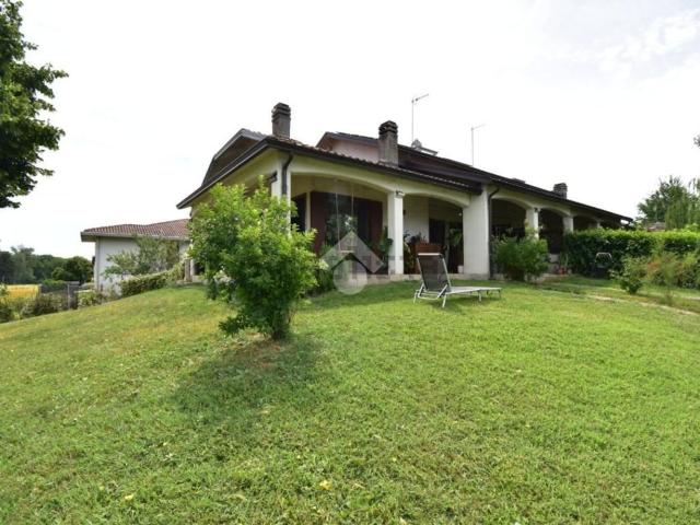 Appartamento in vendita di 301 m² in Strada Montanara, 400