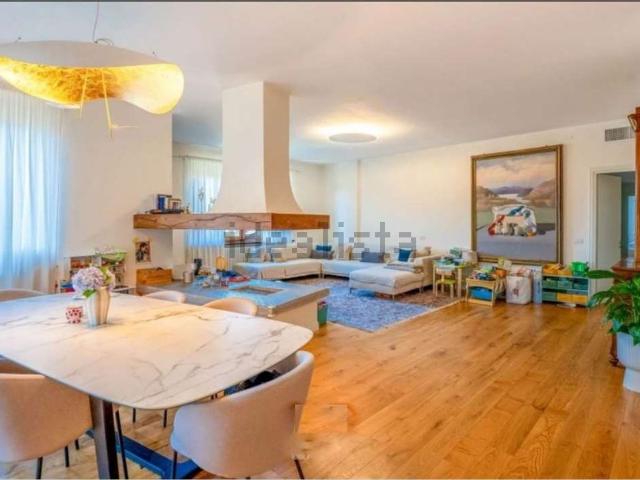 Appartamento in vendita di 302 m² in Via al Collegio