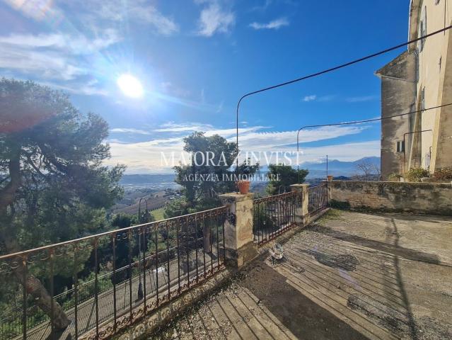 Appartamento in vendita di 303 m²