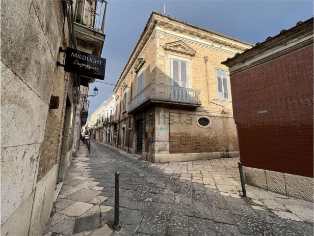 Appartamento in vendita di 303 m²