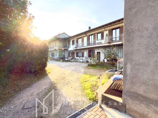 Appartamento in vendita di 303 m² in Via San Pietro, 10