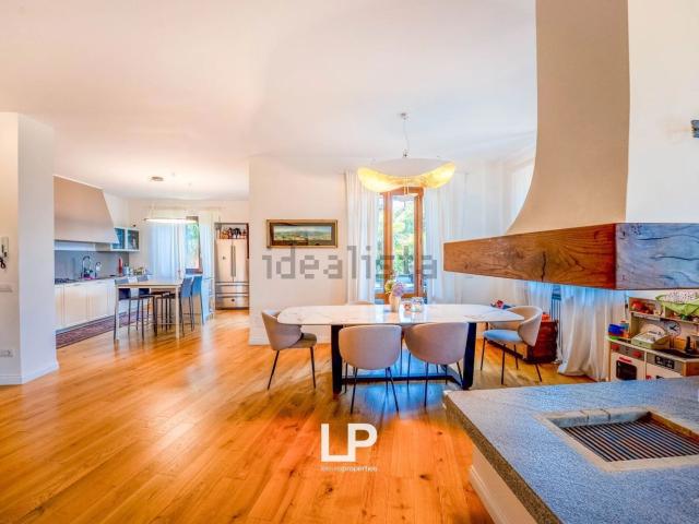 Appartamento in vendita di 305 m² in Via al Collegio, 23