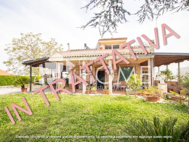 Appartamento in vendita di 305 m² in Via Floro, 43