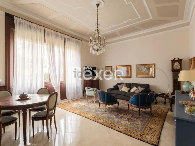 Appartamento in vendita di 305 m² in Via Roma