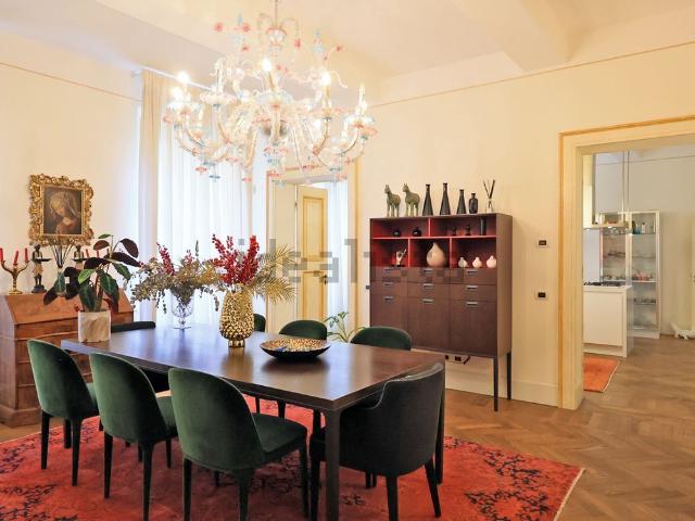 Appartamento in vendita di 306 m² in Via Gabbi, 3
