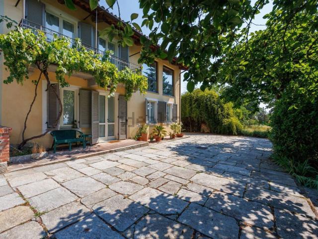 Appartamento in vendita di 306 m² in Via Mont Cervet