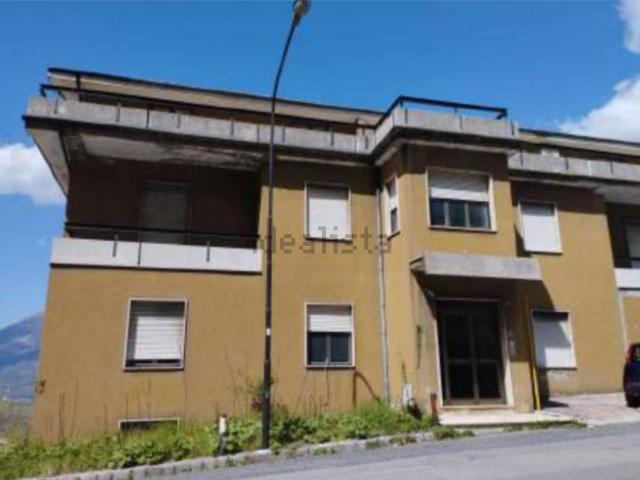 Appartamento in vendita di 307 m² in Strada Provinciale 3 Tirrena