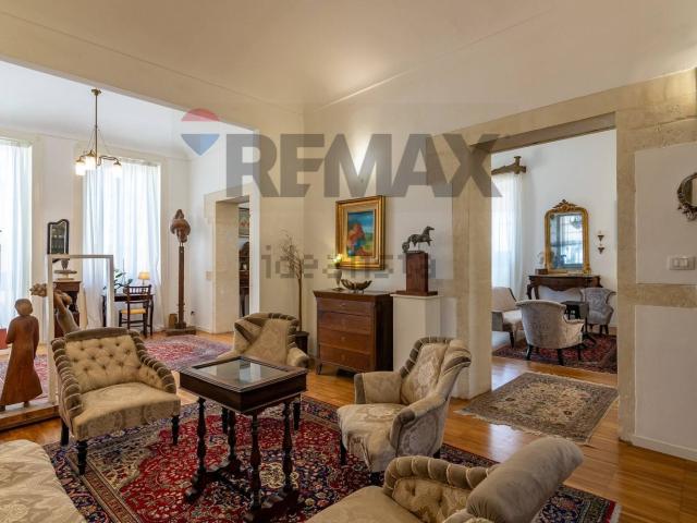 Appartamento in vendita di 308 m² in Via Tommaso Gargallo, 61