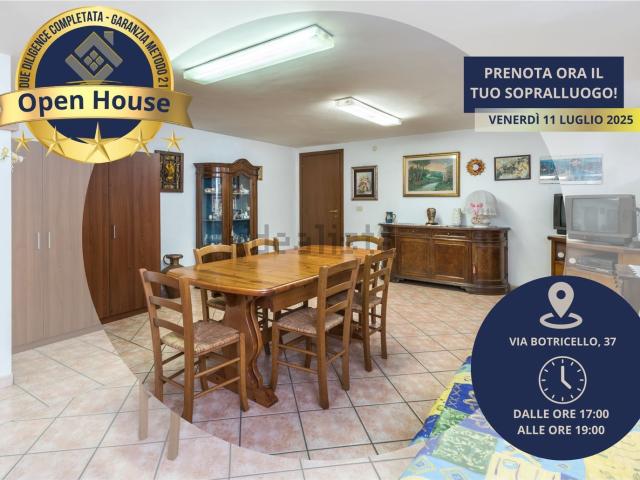 Appartamento in vendita di 30 m² in Via Botricello, 37
