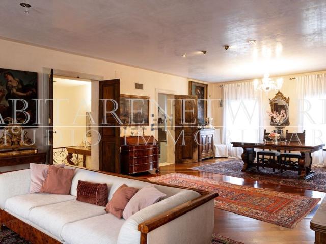 Appartamento in vendita di 310 m²