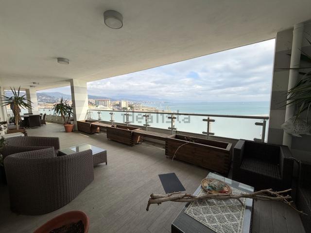 Appartamento in vendita di 310 m² in Via Aurelia