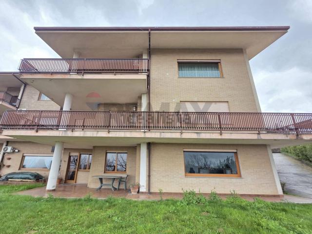 Appartamento in vendita di 310 m² in Via Bellavista, 16