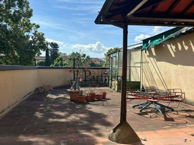 Appartamento in vendita di 310 m² in Via Giuseppe Giusti