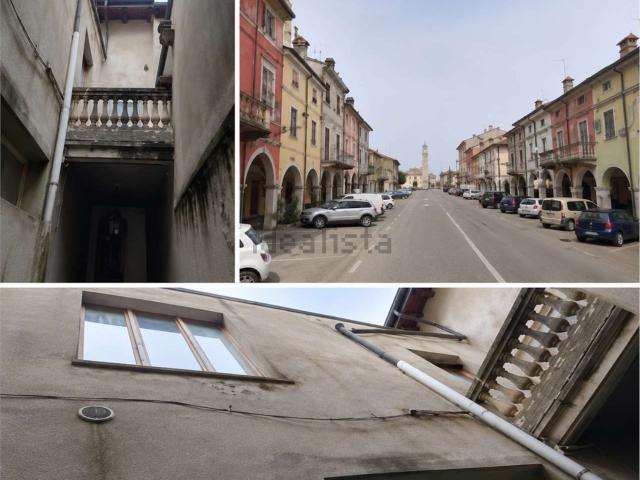 Appartamento in vendita di 310 m² in Via Lorenzo Respighi, 27