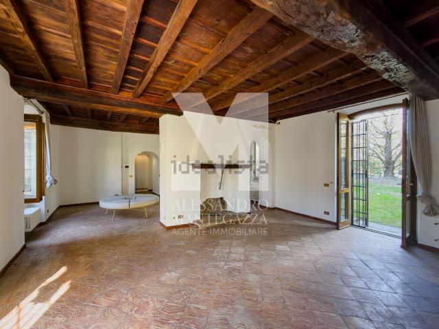 Appartamento in vendita di 310 m² in Via Stanga Busca, 2