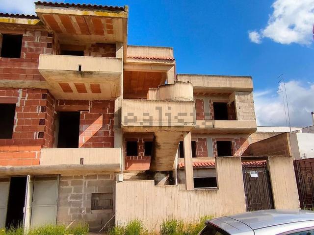 Appartamento in vendita di 313 m² in Via Deledda