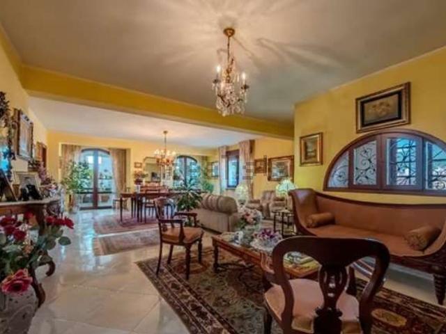 Appartamento in vendita di 313 m² in Via Poma