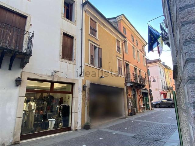 Appartamento in vendita di 314 m² in Via Pasubio, 59
