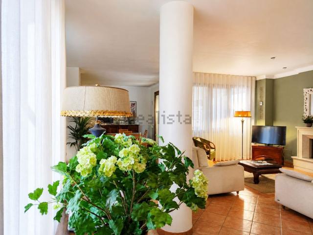 Appartamento in vendita di 315 m² in Via Sigmund Freud