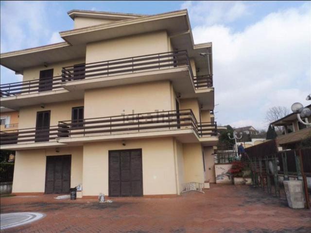 Appartamento in vendita di 315 m² in Via Vetiche, 33