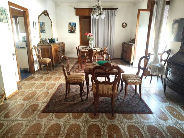 Appartamento in vendita di 316 m² in Via Giuseppe Garibaldi, 59