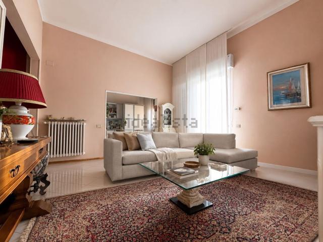 Appartamento in vendita di 316 m² in Viale Bruno Buozzi, 67