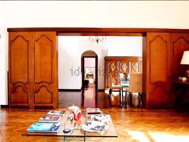 Appartamento in vendita di 317 m² in Via Roma