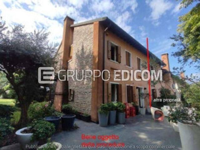 Appartamento in vendita di 318 m² in Via Guizze