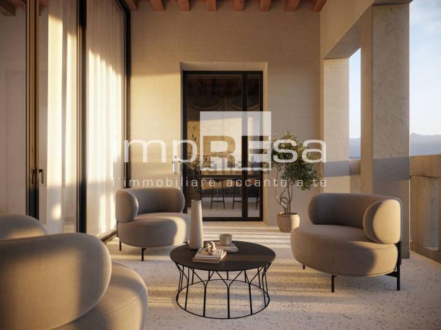 Appartamento in vendita di 318 m² in Piazza Santa Maria Maggiore