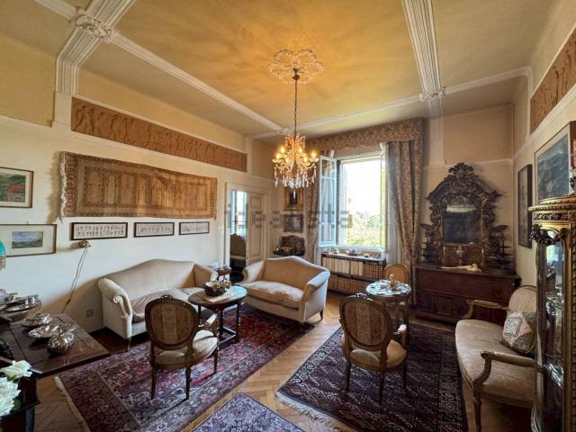 Appartamento in vendita di 320 m² in Via Castiglione