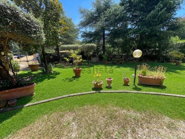 Appartamento in vendita di 320 m² in Via Castruccio Castracane, 68