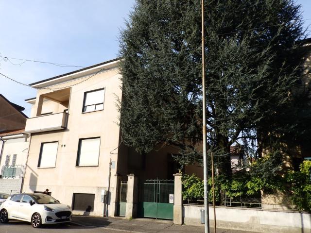 Appartamento in vendita di 320 m² in Via Giuseppe Garibaldi, 36