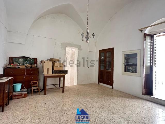 Appartamento in vendita di 320 m² in Via Dr. Gaetano Cataldi