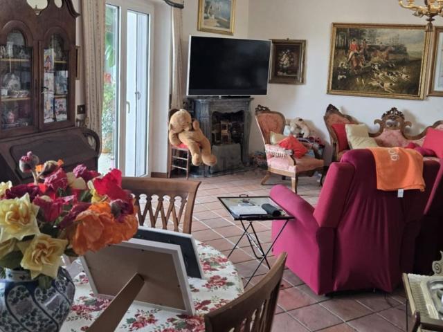 Appartamento in vendita di 320 m² in Via Fausto Squillace, 21