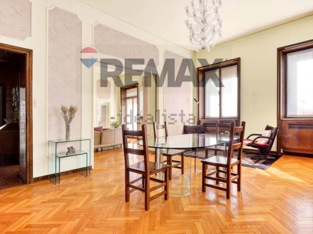 Appartamento in vendita di 320 m² in Via I&apos  Maggio, 12