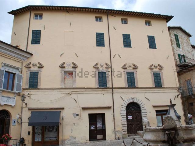 Appartamento in vendita di 320 m² in Via Marcellini, 1