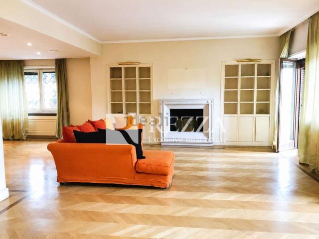 Appartamento in vendita di 320 m² in Via Misurina
