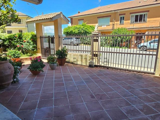 Appartamento in vendita di 320 m² in Via Nazionale, 82