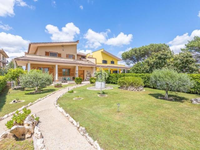 Appartamento in vendita di 320 m² in Via Re Enzo, 129