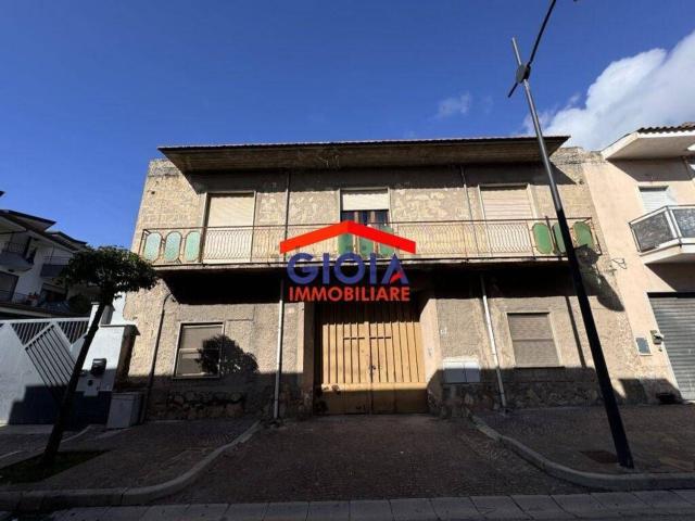 Appartamento in vendita di 320 m² in Via Trento