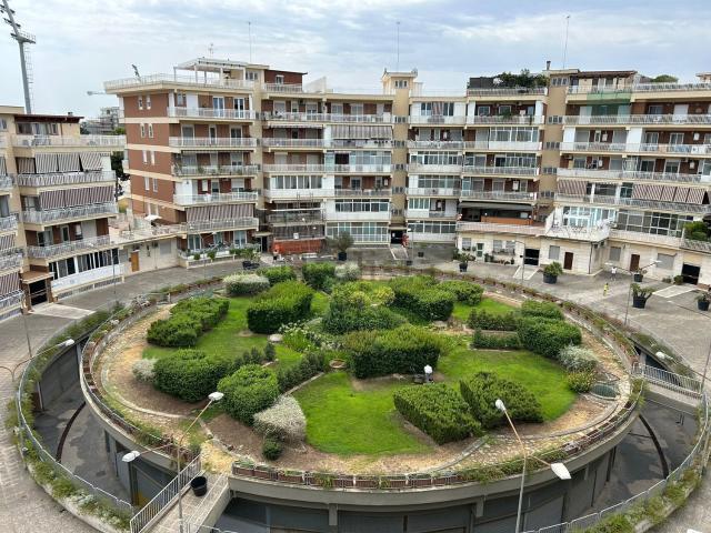 Appartamento in vendita di 320 m² in Via Vittorio Veneto