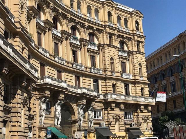 Appartamento in vendita di 320 m² in Piazza Nicola Amore