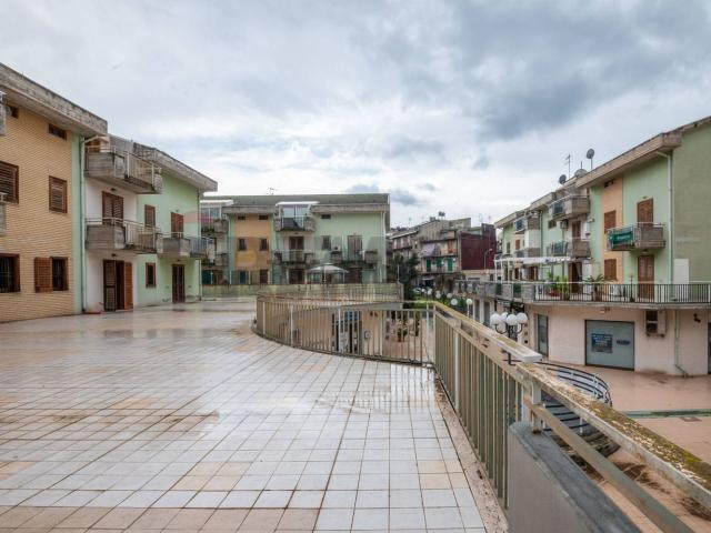 Appartamento in vendita di 321 m² in Via Agnone, 100