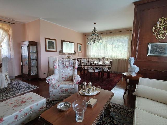 Appartamento in vendita di 322 m² in Via Dosso, 7