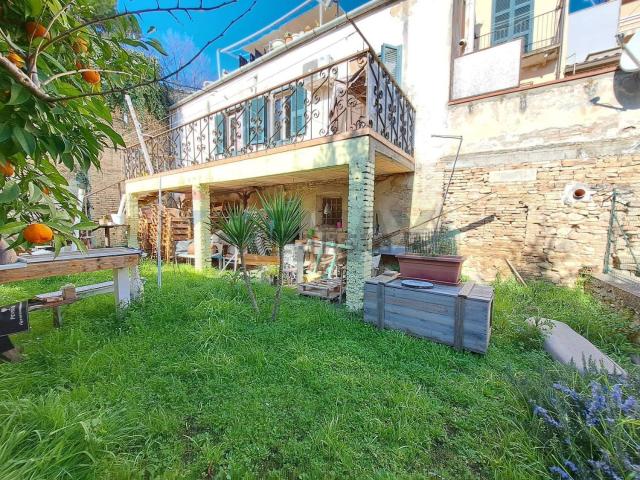 Appartamento in vendita di 323 m² in Via Asilo, 6
